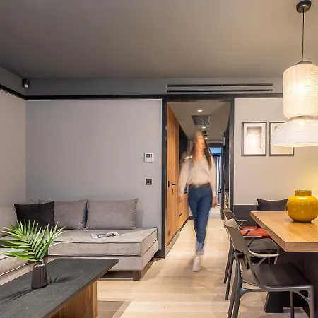 Ξενοδοχείο με διαμερίσματα 3 Pines Design Living